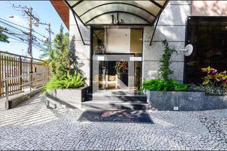 Apartamento à venda com 120m², 3 quartos e 2 vagasEntrada