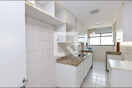 Apartamento à venda com 120m², 3 quartos e 2 vagasCozinha