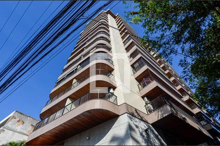 Apartamento à venda com 120m², 3 quartos e 2 vagasFachada