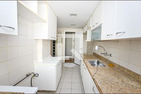 Apartamento à venda com 120m², 3 quartos e 2 vagasCozinha