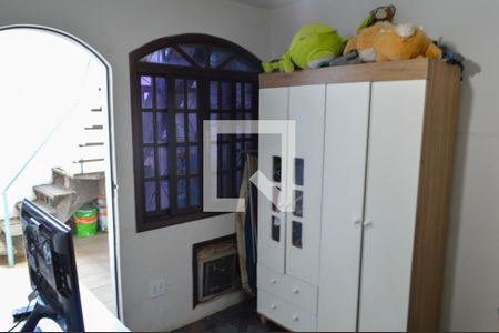 Casa de condomínio à venda com 178m², 5 quartos e 2 vagasQuarto 4