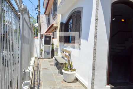 Casa de condomínio à venda com 178m², 5 quartos e 2 vagasEntrada