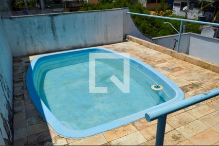 Casa de condomínio à venda com 178m², 5 quartos e 2 vagasPiscina