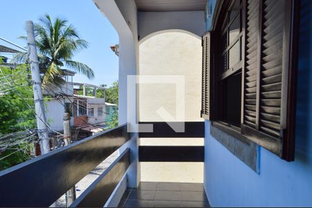 Casa de condomínio à venda com 178m², 5 quartos e 2 vagasVaranda 