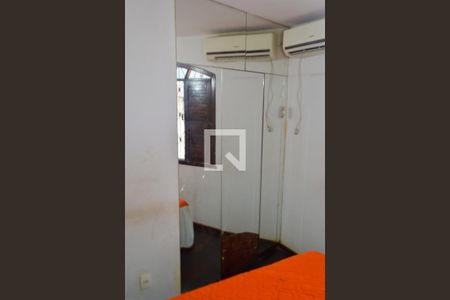 Casa de condomínio à venda com 178m², 5 quartos e 2 vagasCloset do Quarto 3