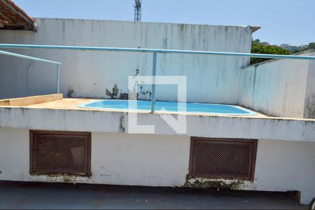 Casa de condomínio à venda com 178m², 5 quartos e 2 vagasPiscina 
