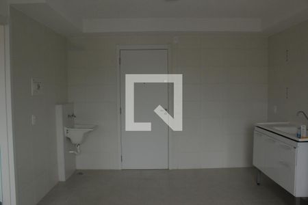 Sala/Cozinha/Área de Serviço de apartamento para alugar com 1 quarto, 33m² em Jardim Itacolomi, São Paulo