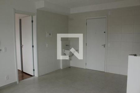 Sala/Cozinha/Área de Serviço de apartamento para alugar com 1 quarto, 33m² em Jardim Itacolomi, São Paulo