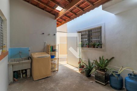 Casa à venda com 174m², 2 quartos e 6 vagas Casa à venda com 174m², 2 quartos e 6 vagasÁrea de Serviço