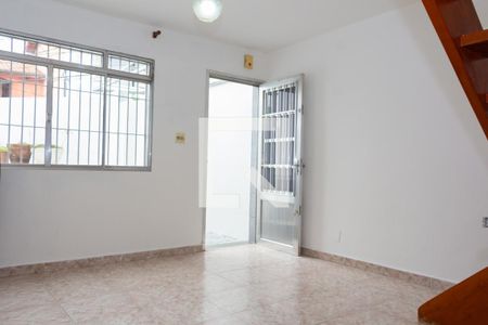 Sala de casa para alugar com 3 quartos, 64m² em Vila Universitária, São Paulo