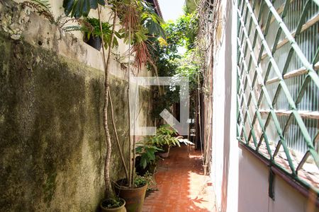 Casa à venda com 207m², 4 quartos e 2 vagasCorredor Lateral