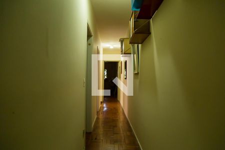 Casa à venda com 207m², 4 quartos e 2 vagasCorredor