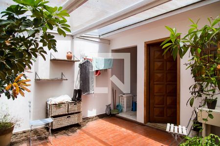 Casa à venda com 207m², 4 quartos e 2 vagasQuintal e Área de Serviço