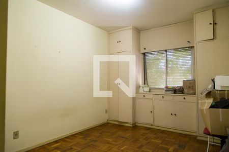 Casa à venda com 207m², 4 quartos e 2 vagasSuíte