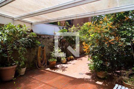 Casa à venda com 207m², 4 quartos e 2 vagasQuintal e Área de Serviço