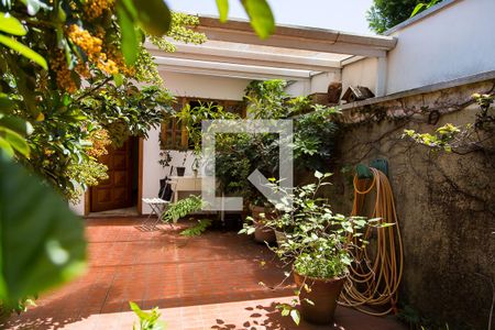 Casa à venda com 207m², 4 quartos e 2 vagasQuintal e Área de Serviço