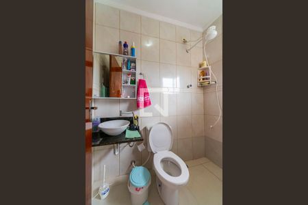 Casa para alugar com 79m², 2 quartos e 2 vagasBanheiro do Quarto 1