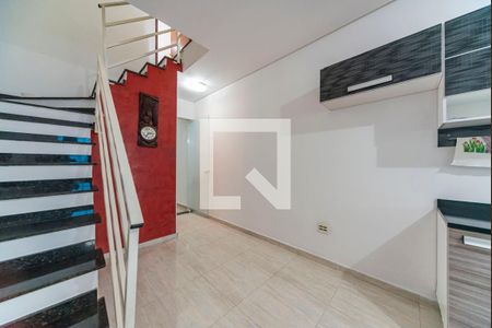 Casa para alugar com 79m², 2 quartos e 2 vagasCopa e Cozinha 