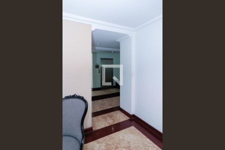 Apartamento à venda com 178m², 4 quartos e 2 vagas Apartamento à venda com 178m², 4 quartos e 2 vagasHall social