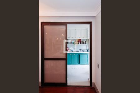 Apartamento à venda com 178m², 4 quartos e 2 vagas Apartamento à venda com 178m², 4 quartos e 2 vagasChurrasqueira