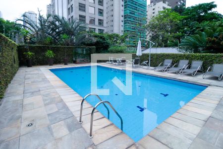 Apartamento à venda com 178m², 4 quartos e 2 vagas Apartamento à venda com 178m², 4 quartos e 2 vagasÁrea comum - Piscina