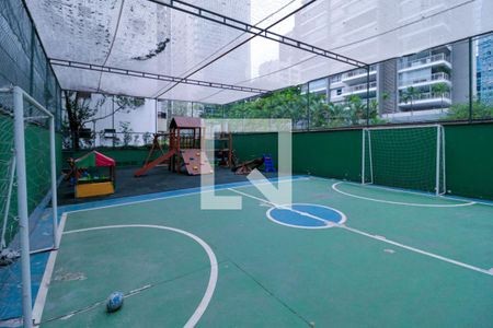 Apartamento à venda com 178m², 4 quartos e 2 vagas Apartamento à venda com 178m², 4 quartos e 2 vagasQuadra Esportiva