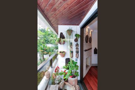 Apartamento à venda com 178m², 4 quartos e 2 vagas Apartamento à venda com 178m², 4 quartos e 2 vagasVaranda da Sala