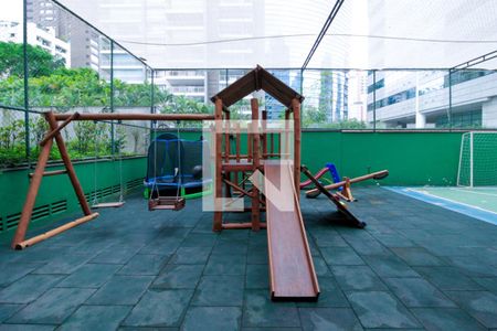 Apartamento à venda com 178m², 4 quartos e 2 vagas Apartamento à venda com 178m², 4 quartos e 2 vagasÁrea comum - Playground