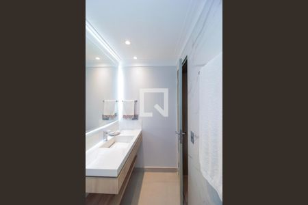 Apartamento à venda com 178m², 4 quartos e 2 vagas Apartamento à venda com 178m², 4 quartos e 2 vagasBanheiro da Suíte 1
