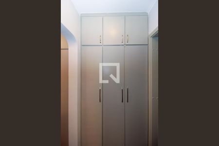 Apartamento à venda com 178m², 4 quartos e 2 vagas Apartamento à venda com 178m², 4 quartos e 2 vagasCorredor - Armário