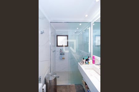 Apartamento à venda com 178m², 4 quartos e 2 vagas Apartamento à venda com 178m², 4 quartos e 2 vagasBanheiro da Suíte 2