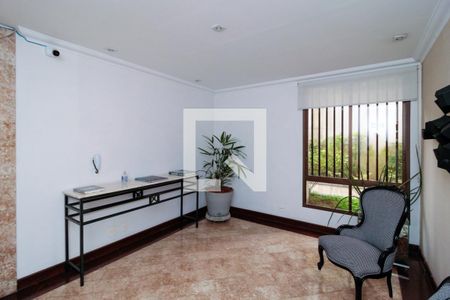 Apartamento à venda com 178m², 4 quartos e 2 vagas Apartamento à venda com 178m², 4 quartos e 2 vagasHall social