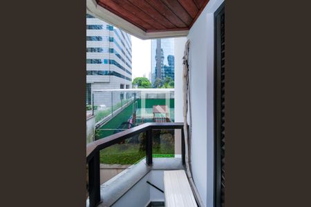 Apartamento à venda com 178m², 4 quartos e 2 vagas Apartamento à venda com 178m², 4 quartos e 2 vagasVaranda da Suíte 2