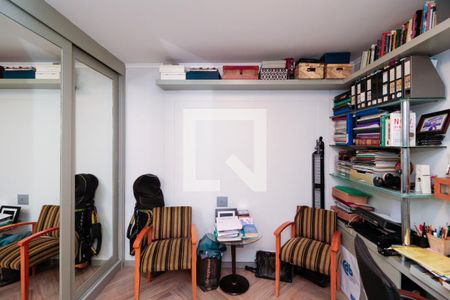 Apartamento à venda com 178m², 4 quartos e 2 vagas Apartamento à venda com 178m², 4 quartos e 2 vagasEscritório