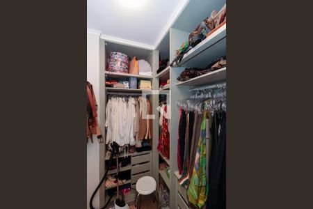 Apartamento à venda com 178m², 4 quartos e 2 vagas Apartamento à venda com 178m², 4 quartos e 2 vagasCloset da suíte
