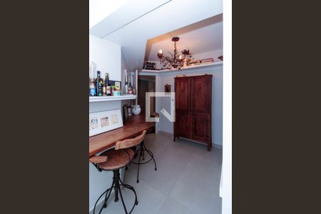 Apartamento à venda com 178m², 4 quartos e 2 vagas Apartamento à venda com 178m², 4 quartos e 2 vagasChurrasqueira