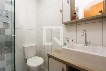 Banheiro suite de apartamento à venda com 2 quartos, 57m² em Morro Santana, Porto Alegre