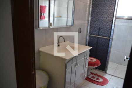 Casa à venda com 180m², 4 quartos e 1 vagaBanheiro 2