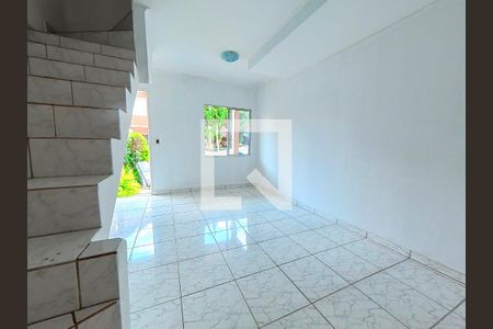 Sala de casa de condomínio para alugar com 2 quartos, 78m² em Jaraguá, São Paulo