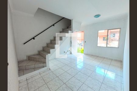 Sala de casa de condomínio para alugar com 2 quartos, 78m² em Jaraguá, São Paulo