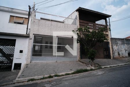 Casa para alugar com 137m², 3 quartos e 2 vagas Casa para alugar com 137m², 3 quartos e 2 vagasFachada