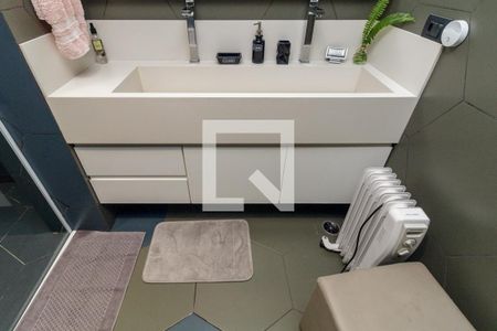 Apartamento à venda com 230m², 4 quartos e 2 vagas Apartamento à venda com 230m², 4 quartos e 2 vagasBanheiro 2