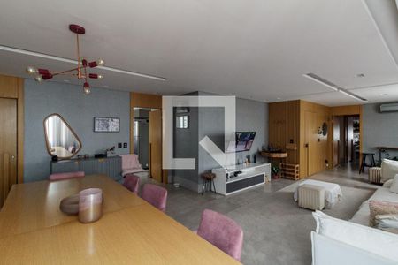 Sala de apartamento à venda com 3 quartos, 230m² em Higienópolis, São Paulo