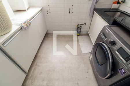 Apartamento à venda com 230m², 4 quartos e 2 vagas Apartamento à venda com 230m², 4 quartos e 2 vagasLavanderia