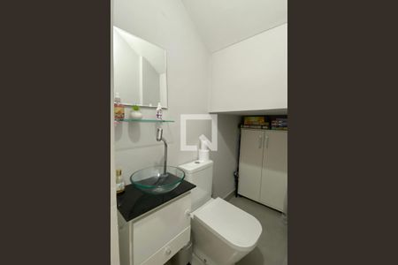 Lavabo de casa de condomínio para alugar com 2 quartos, 65m² em Jardim Regina Alice, Barueri