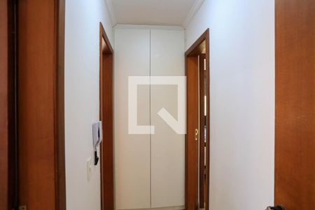 Apartamento para alugar com 220m², 3 quartos e 2 vagas Apartamento para alugar com 220m², 3 quartos e 2 vagasCorredor