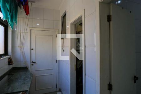 Apartamento para alugar com 220m², 3 quartos e 2 vagas Apartamento para alugar com 220m², 3 quartos e 2 vagasÁrea de Serviço