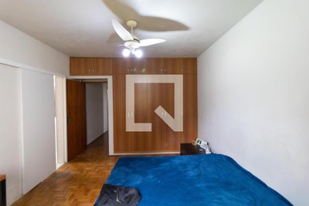 Casa à venda com 141m², 2 quartos e 8 vagasSuíte