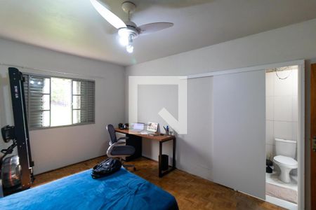 Casa à venda com 141m², 2 quartos e 8 vagasSuíte