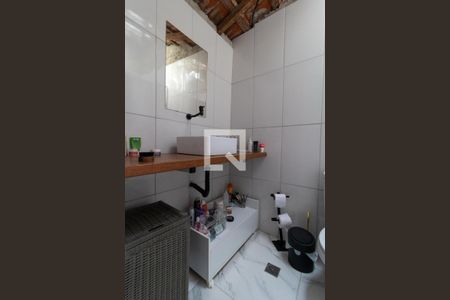 Casa à venda com 141m², 2 quartos e 8 vagasBanheiro da Suíte